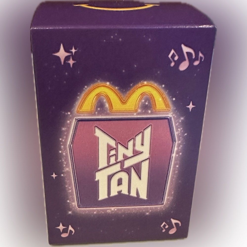 2025 MCDONALDS TINY TAN K-POP BTS BAND FIGURES COLLECTIBLE PREMIUM PROMOTION TOY